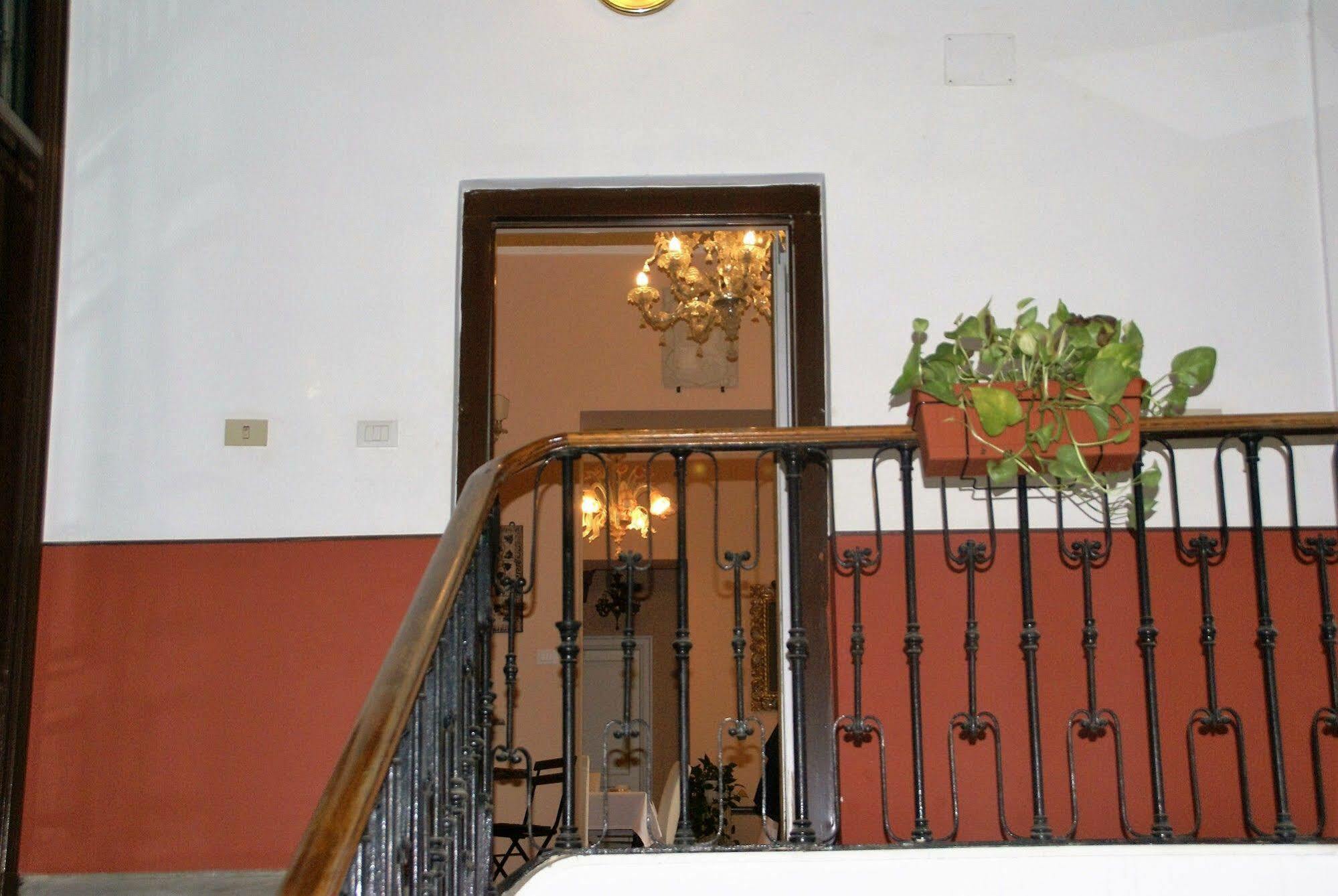 לינה וארוחת בוקר פלרמו Palazzo Benso מראה חיצוני תמונה